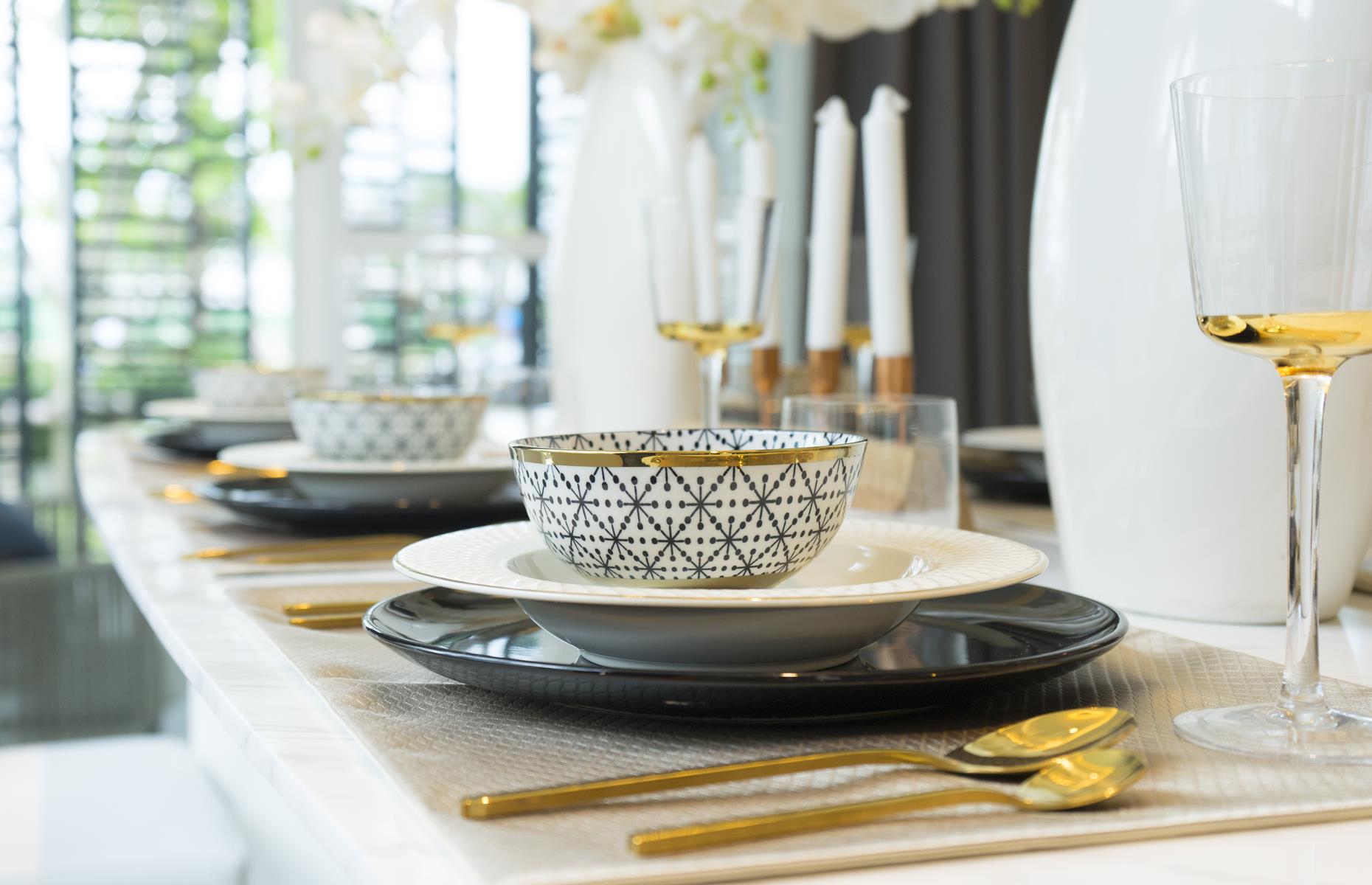 Dress the table